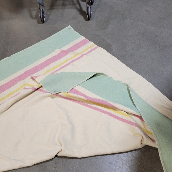 Vintage Ayers of Lachute Canada Pure Wool Blanket 48" X 65” Cream Stripes - Picture 3 of 8